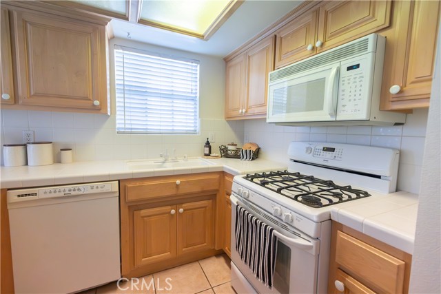 Detail Gallery Image 16 of 19 For 1607 Point Lobos Ln, Santa Maria,  CA 93454 - 2 Beds | 2 Baths