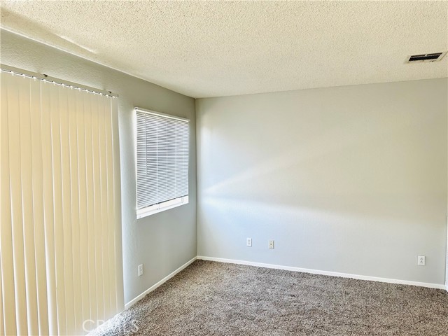 Detail Gallery Image 6 of 12 For 12205 Champlain St, Moreno Valley,  CA 92557 - 3 Beds | 2 Baths