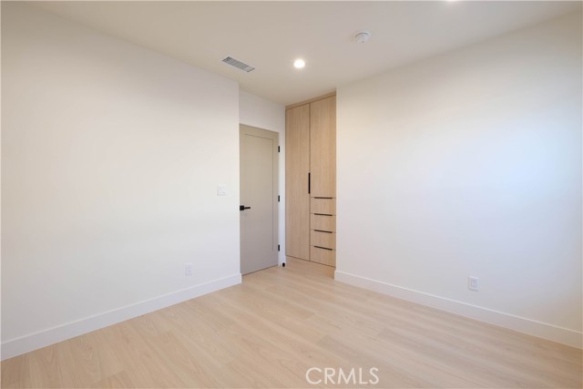 18852 Collins Street, Tarzana CA: https://media.crmls.org/medias/21fef4c8-6c8d-425c-ba8b-72e71a7da90f.jpg