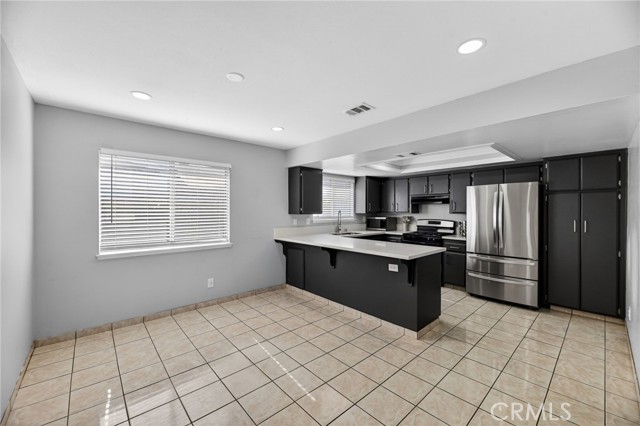 Detail Gallery Image 7 of 31 For 15505 Shadow Mountain Ln, Lake Elsinore,  CA 92530 - 3 Beds | 2 Baths