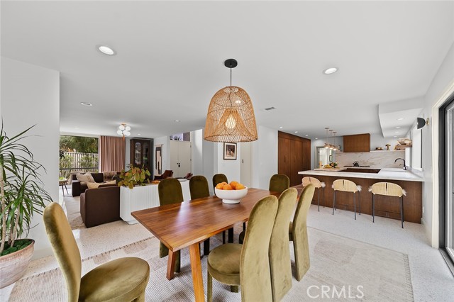 6360 E Vera Crest Drive, Long Beach CA: https://media.crmls.org/medias/22033138-92de-44fb-afdd-5fe222777949.jpg