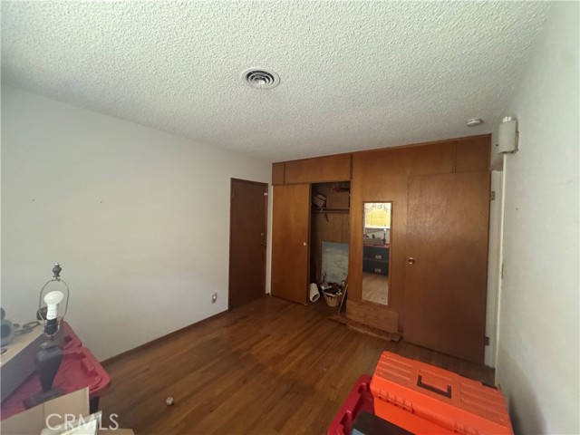 8841 Universe Avenue, Westminster CA: https://media.crmls.org/medias/2203a6df-a1b1-4bcd-8738-ff76e2b99234.jpg