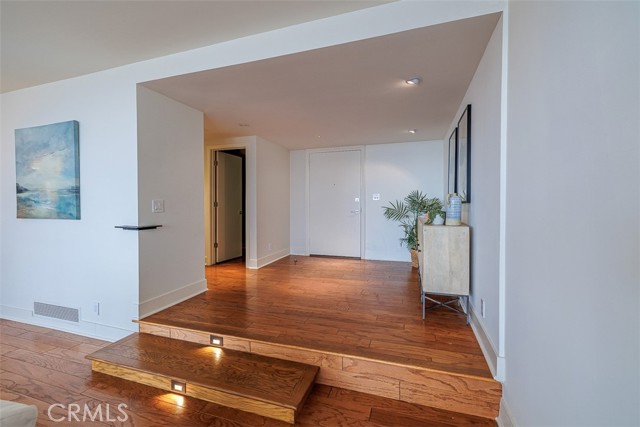 Detail Gallery Image 6 of 41 For 601 Lido Park Drive 3f,  Newport Beach,  CA 92663 - 2 Beds | 2/1 Baths