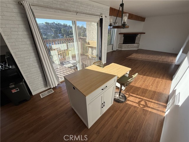 Detail Gallery Image 10 of 30 For 4345 Camello Rd, Woodland Hills,  CA 91364 - 3 Beds | 2/1 Baths