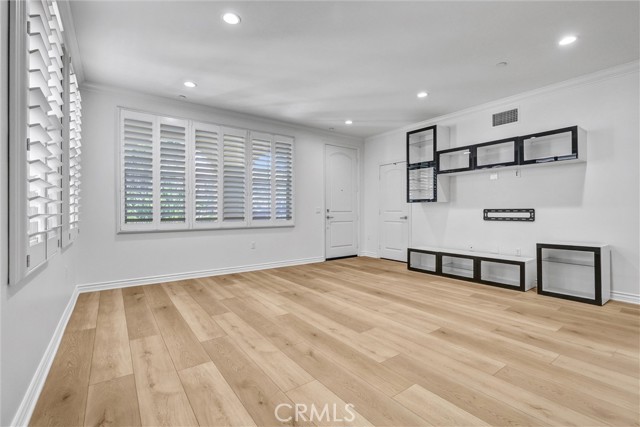 130 Rose Arch, Irvine CA: https://media.crmls.org/medias/220489dd-8a7e-4aa3-ad36-68afede251c2.jpg