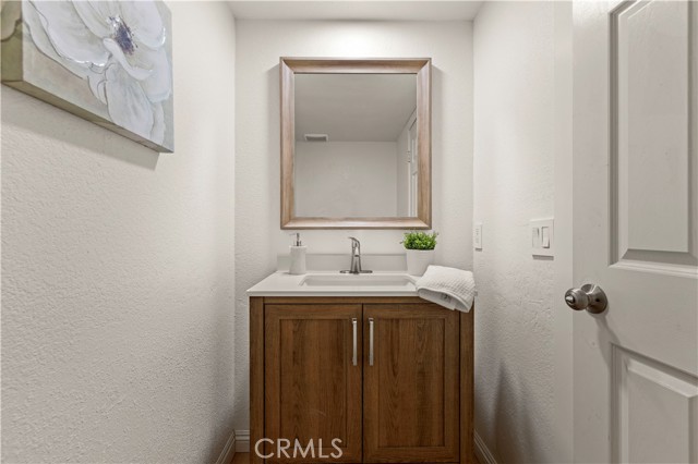 22557 Fenwall Drive, Saugus CA: https://media.crmls.org/medias/22052b6e-a21e-4569-bd2d-1a5eb3bfc6b8.jpg
