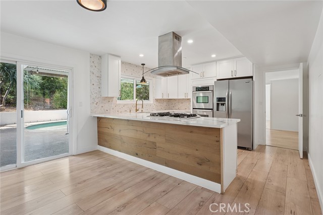 5789 Fairhaven Avenue, Woodland Hills CA: https://media.crmls.org/medias/22057b1a-613b-4fd2-81f5-fda41dcf1138.jpg