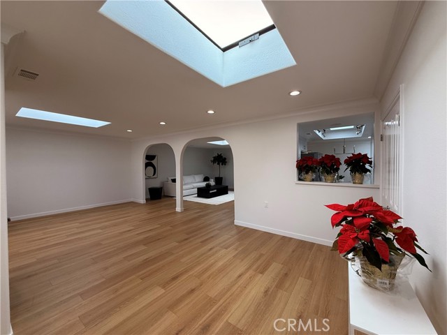 Detail Gallery Image 5 of 39 For 1921 Saint John Rd 35c,  Seal Beach,  CA 90740 - 2 Beds | 2/1 Baths