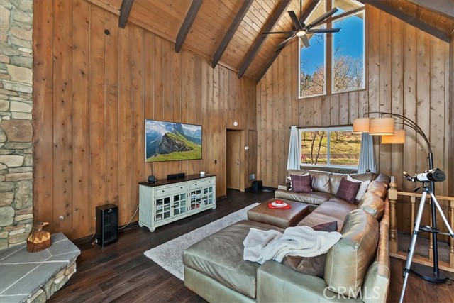 Detail Gallery Image 5 of 26 For 27994 W Shore, Lake Arrowhead,  CA 92352 - 3 Beds | 2 Baths