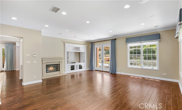 26 Woods Trail, Irvine CA: https://media.crmls.org/medias/2205cffa-a0ea-485f-a799-49bd12c26382.jpg