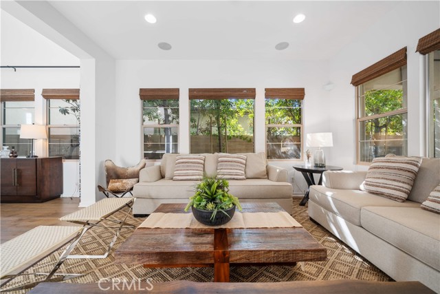 105 newall, Irvine CA: https://media.crmls.org/medias/2205e233-6779-4439-af49-14d856153467.jpg