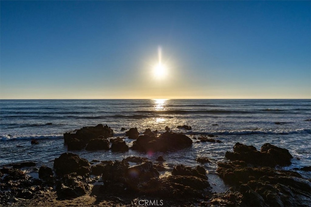 https://media.crmls.org/medias/220648fd-0d43-4232-a355-092035185e90.jpg?preset=X-Large