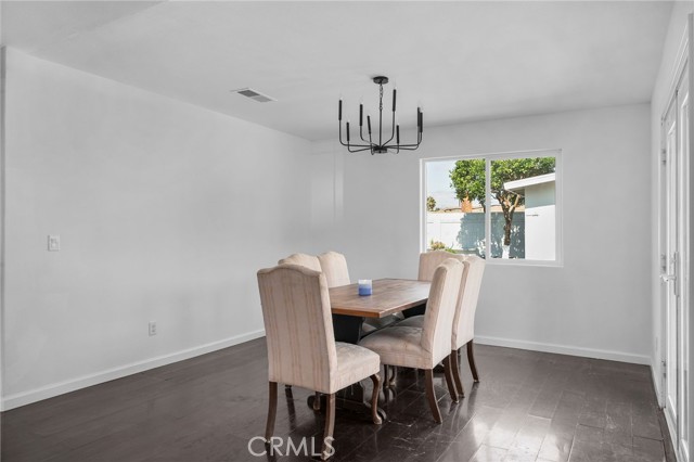 8627 Vicki Drive, Whittier CA: https://media.crmls.org/medias/22068d22-c1f1-46a9-b844-1135fa1c78d6.jpg