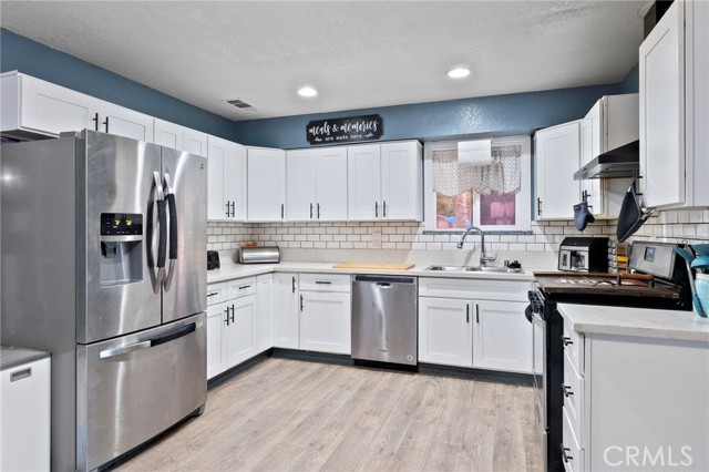 Detail Gallery Image 8 of 21 For 784 S Miramar, San Jacinto,  CA 92583 - 4 Beds | 2 Baths