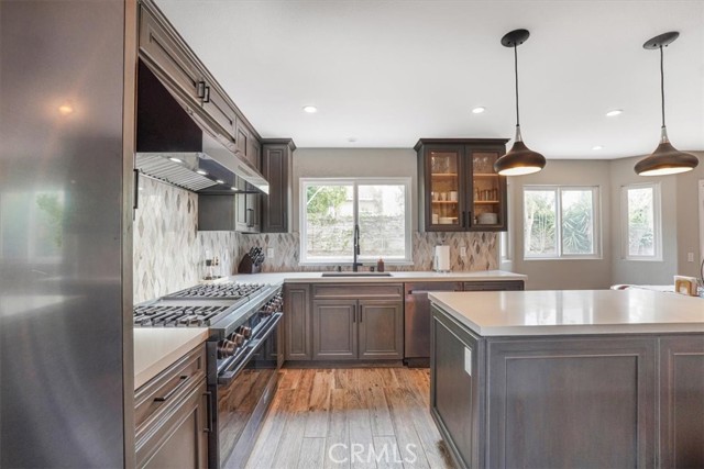 Image 15 of 52 For 450 Pesaro Street
