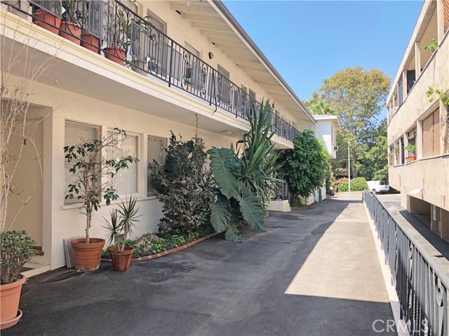 1220 N Harper Avenue West Hollywood, California Immediate Upside Created for New Owner!! Lowest rent-paying unit (2 bedroom) just served notice! NEW OWNER WILL BENEFIT FROM 57% INCREASE ON UNIT 10 Available for the first time in 30 years, 1220 N Harper Ave is a well maintained 10-unit apartment building built in 1956. This charming 2-story walk-up has an excellent unit mix, consisting of six 2-bedroom and four 1-bedroom units with 30% having been tastefully remodeled. The property sits on a 9,655 SF lot and has plenty of off-street covered-parking averaging 1.4 spaces per unit, both individual and tandem. There is an onsite laundry facility with owner-owned equipment, and the city required soft-story retrofit parking has been completed and the Certificate of Compliance has been issued and received. This legacy asset is located on a desirable tree lined street in the heart of West Hollywood between the famous Santa Monica Blvd strip (to the south) and Sunset Blvd (to the north), Crescent Heights (to the east) and La Cienega (to the west). Tenants enjoy being close to some of the trendiest spots for dining, shopping, entertainment and health & wellness! A walker’s paradise with a score of 93, steps away from Gelson’s market, Trader Joes, Equinox, 24-Hour Fitness, The Comedy Store, Fred Segal, Nobu, Urth Café, and the list goes on and on! There may not be a better place for an investor to preserve their capital, when considering that comparable assets located close by have shown the utmost resilience through all stages of the market cycles. The new buyer will have a generational asset and will continue to increase value through tenant-turnover and remodeling of the remaining 70% of the units. Properties in this area have brought local owners rent growth and appreciation similar to the bordering sister-city of Beverly Hills. “As the oldest maxim in real estate clearly attests, ‘Location, Location, Location’ is everything. And in Los Angeles, no location surpasses Beverly Hills and West Hollywood. The combination of geographic positioning, architecture/design, and the amazing amenities of the two inextricably linked cities simply cannot be beat.” (Edward Fitz- of MarketWatch)