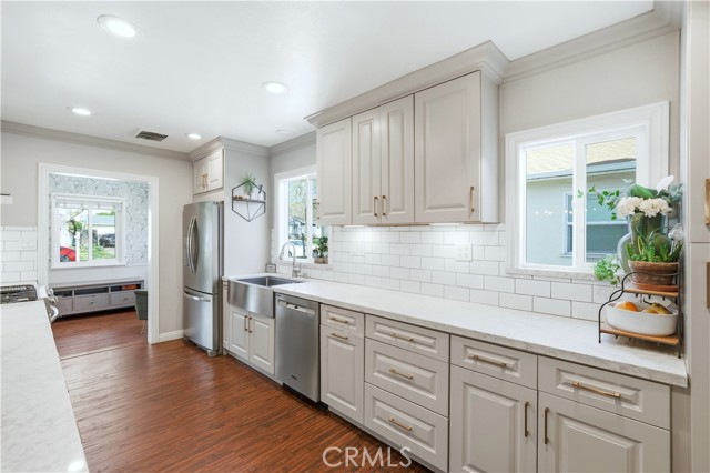Detail Gallery Image 16 of 51 For 420 Montana St, Monrovia,  CA 91016 - 4 Beds | 2 Baths