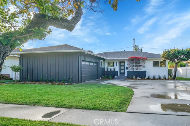 1035 46th Street, Long Beach, California 90807, 3 Bedrooms Bedrooms, ,2 BathroomsBathrooms,Single Family Residence,For Sale,46th,OC24101610