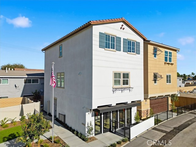 Front Image Thumbnail for CRIV25266378