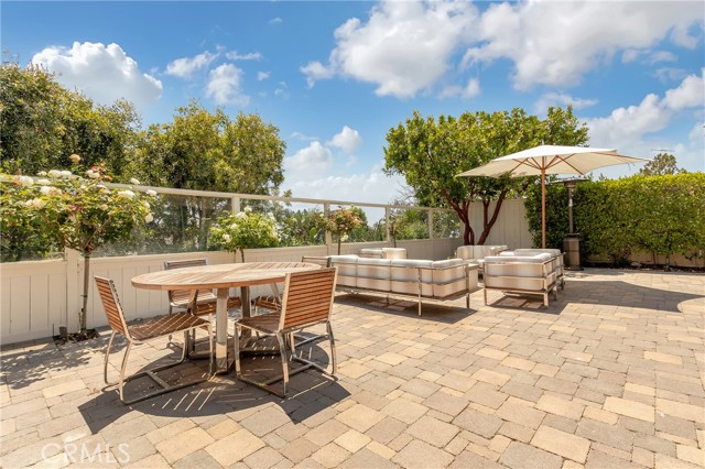 Detail Gallery Image 20 of 27 For 2897 Chateau Way, Laguna Beach,  CA 92651 - 3 Beds | 2 Baths