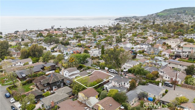 617 Lombardy Lane, Laguna Beach CA: https://media.crmls.org/medias/22099f59-4ab2-47e2-a2de-1c9cc901f41e.jpg