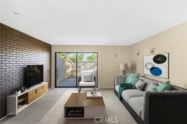 Detail Gallery Image 2 of 21 For 429 W Avenue J5 #4,  Lancaster,  CA 93534 - 2 Beds | 2/1 Baths
