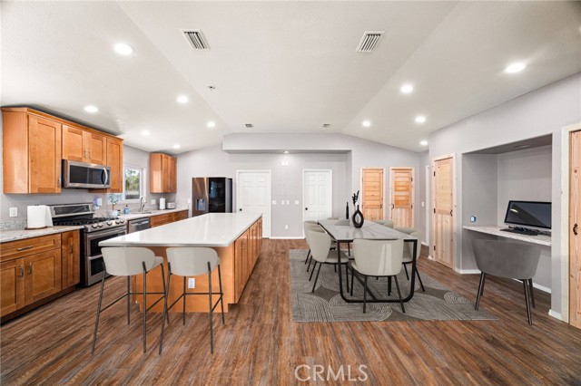 3696 Temescal Avenue, Norco CA: https://media.crmls.org/medias/220a6f03-31a8-491b-88b4-cecaccf91ab8.jpg
