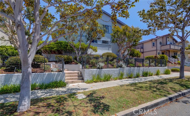 106 Lucia Avenue, Redondo Beach, California 90277, 2 Bedrooms Bedrooms, ,2 BathroomsBathrooms,Residential,Sold,Lucia,SB22097239