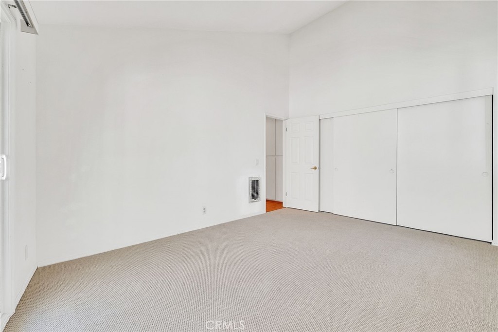 https://media.crmls.org/medias/220a78fd-5c02-4066-aa0a-288bda031088.jpg?preset=X-Large