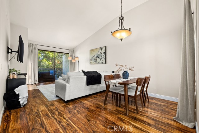 Image 4 of 35 For 2522 Macarthur