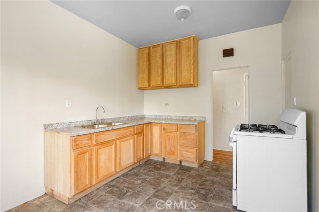 Detail Gallery Image 8 of 16 For 200 E Lomita Ave #7,  Glendale,  CA 91204 - 1 Beds | 1 Baths