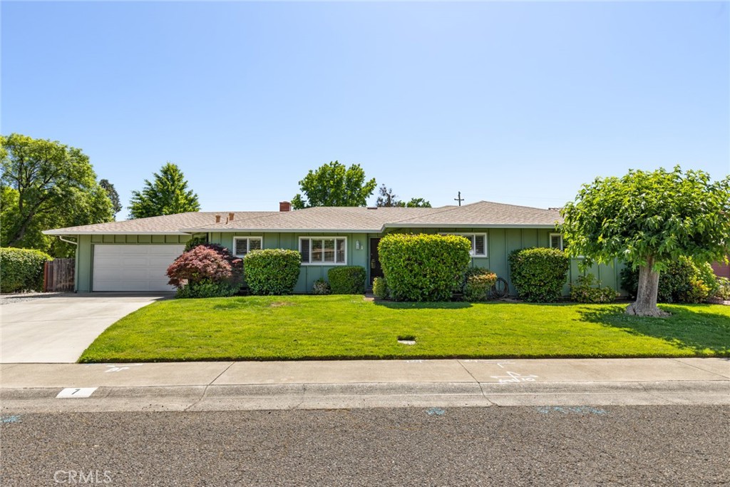 7 Pinecrest Circle