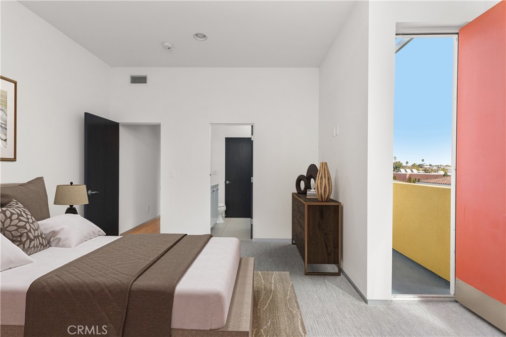 932 Manhattan Beach Boulevard, #B