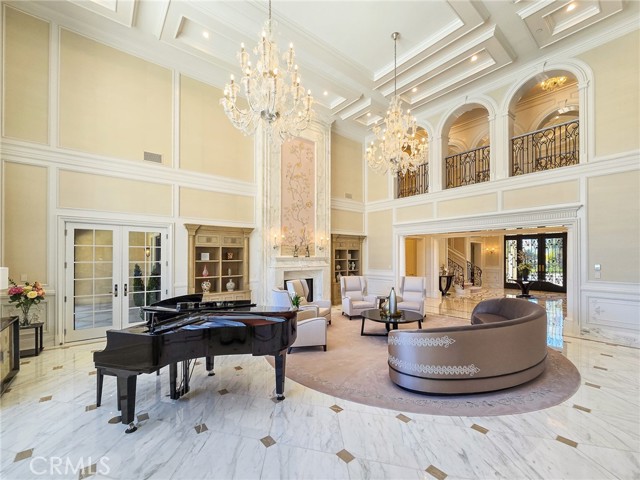 100 Palm Hill Lane, Bradbury CA: https://media.crmls.org/medias/220e1495-d682-4d99-ab67-fe690b957077.jpg