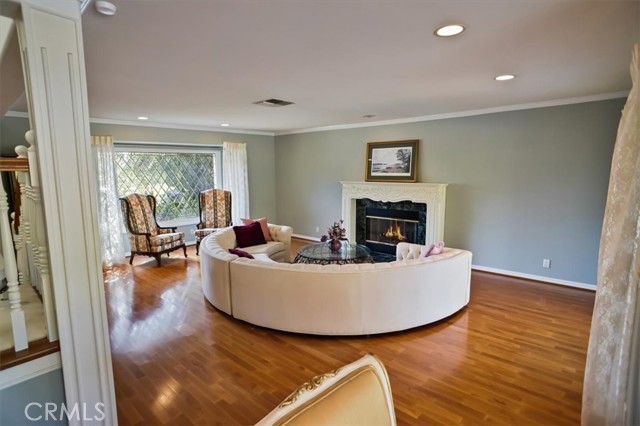 Detail Gallery Image 4 of 32 For 19201 Castlebay Ln, Porter Ranch,  CA 91326 - 3 Beds | 3 Baths