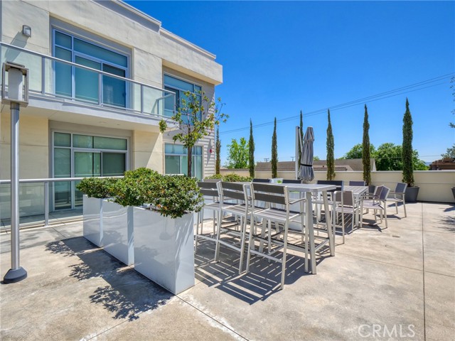 56 E Duarte Road, Arcadia CA: https://media.crmls.org/medias/220e7b4b-8dc0-428f-b65d-184ef5bc1e94.jpg