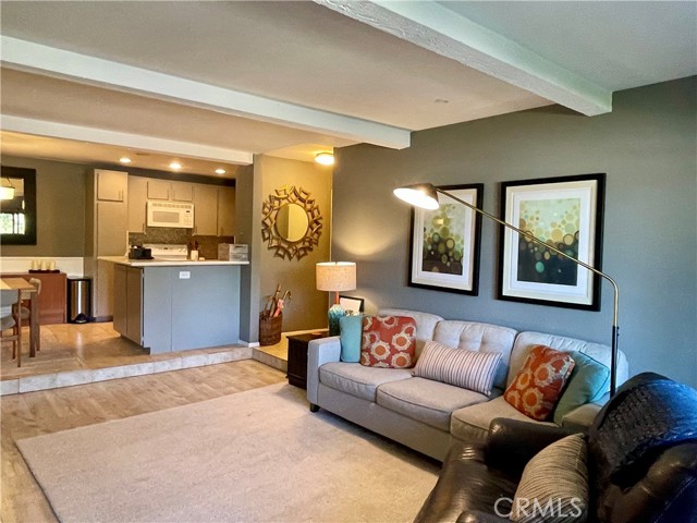 Detail Gallery Image 8 of 27 For 21372 Brookhurst St #123,  Huntington Beach,  CA 92646 - 2 Beds | 2 Baths