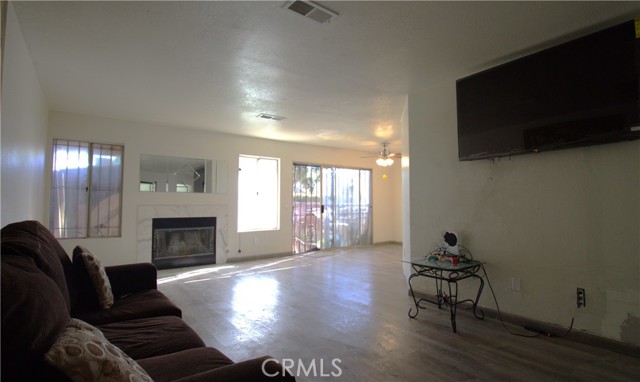Detail Gallery Image 7 of 32 For 176 Racquet Club Dr, Compton,  CA 90220 - 3 Beds | 2/1 Baths