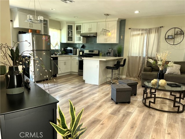 2329 W Channing Street, West Covina CA: https://media.crmls.org/medias/22119d1b-d493-403a-bb22-60cca2fda319.jpg