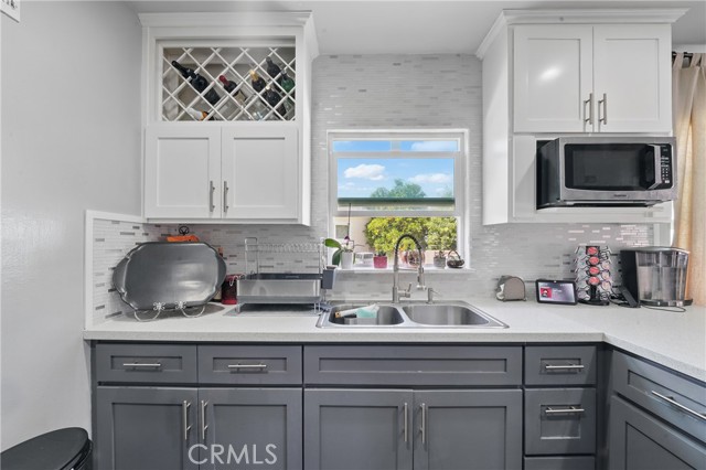 9489 Muroc Street, Bellflower CA: https://media.crmls.org/medias/221270a4-10a4-4fee-8fd0-73d06fec23a8.jpg