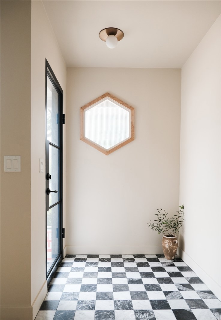 MLS #WS25251711 image #5