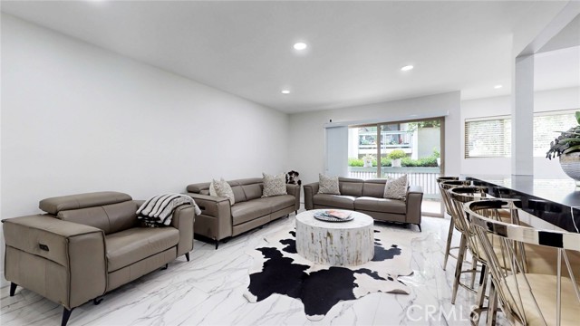 Detail Gallery Image 4 of 45 For 4632 Park Granada #93,  Calabasas,  CA 91302 - 3 Beds | 2 Baths