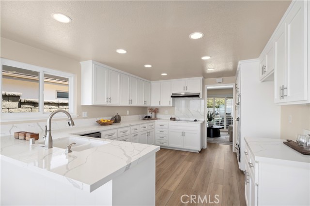 Detail Gallery Image 15 of 34 For 31 Carmel Bay Dr, Corona Del Mar,  CA 92625 - 4 Beds | 2/1 Baths