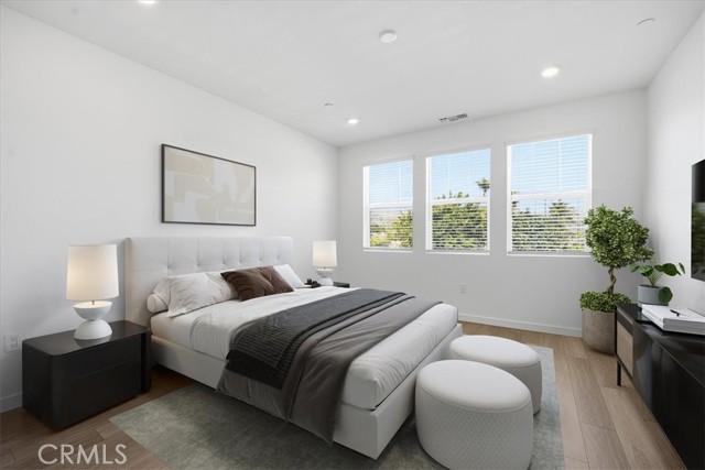 Detail Gallery Image 14 of 33 For 2378 Channel Drive #105,  Ventura,  CA 93003 - 4 Beds | 2/1 Baths