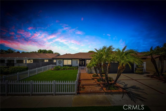 Detail Gallery Image 2 of 40 For 18397 Colville St, Fountain Valley,  CA 92708 - 4 Beds | 2/1 Baths