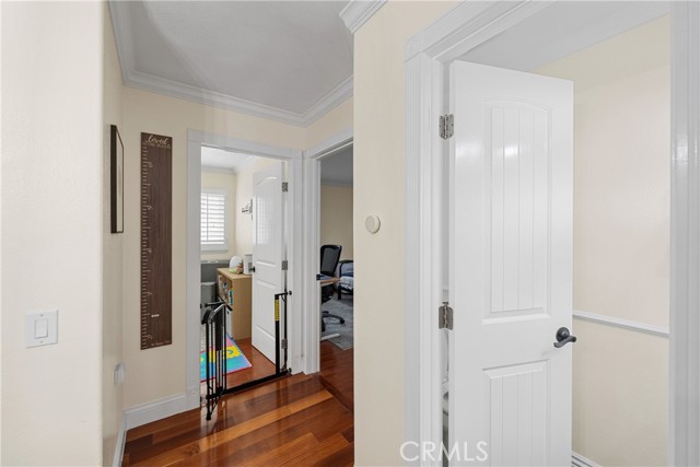 201 W Alton Ave, Santa Ana CA: https://media.crmls.org/medias/221483e2-be7b-4015-ac63-9cb8d418df29.jpg