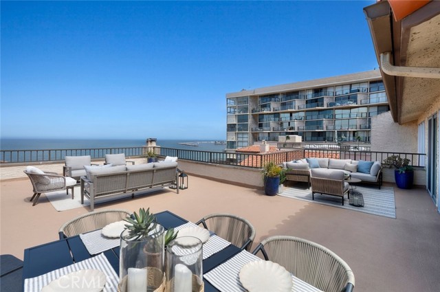 555 Esplanade, Redondo Beach CA: https://media.crmls.org/medias/2214ac89-96e5-431c-be27-7d0cee3048ae.jpg
