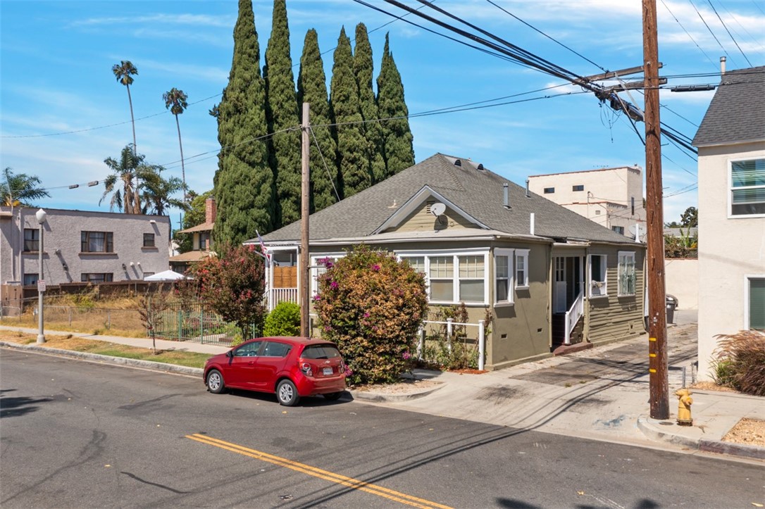 229 8th Street, Long Beach, California 90813, ,Multi-Family,For Sale,8th,DW24192458