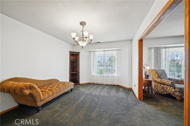 13319 Waco Ln, Apple Valley CA: https://media.crmls.org/medias/2214e322-408e-425a-bbb1-64d32cb36e9e.jpg