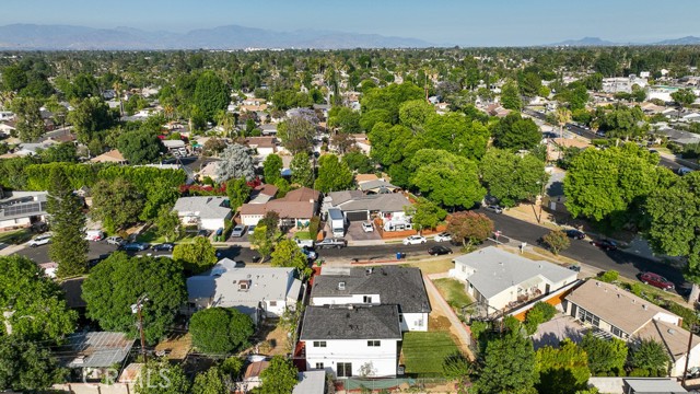 7719 Nestle Avenue, Reseda CA: https://media.crmls.org/medias/2214e3e4-6799-4c1d-a9c2-74045c02f4f9.jpg